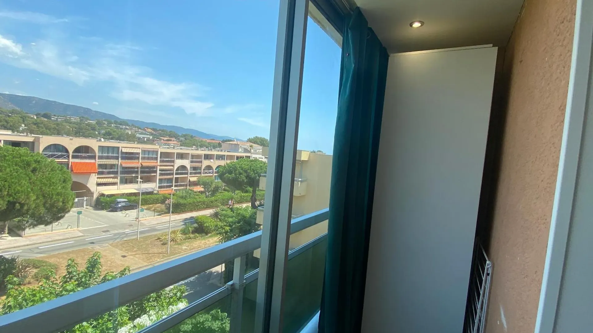 T2 Entierement Renove A 550M De La Plage De La Faviere A Bormes-Les-Mimosas 0*,  France